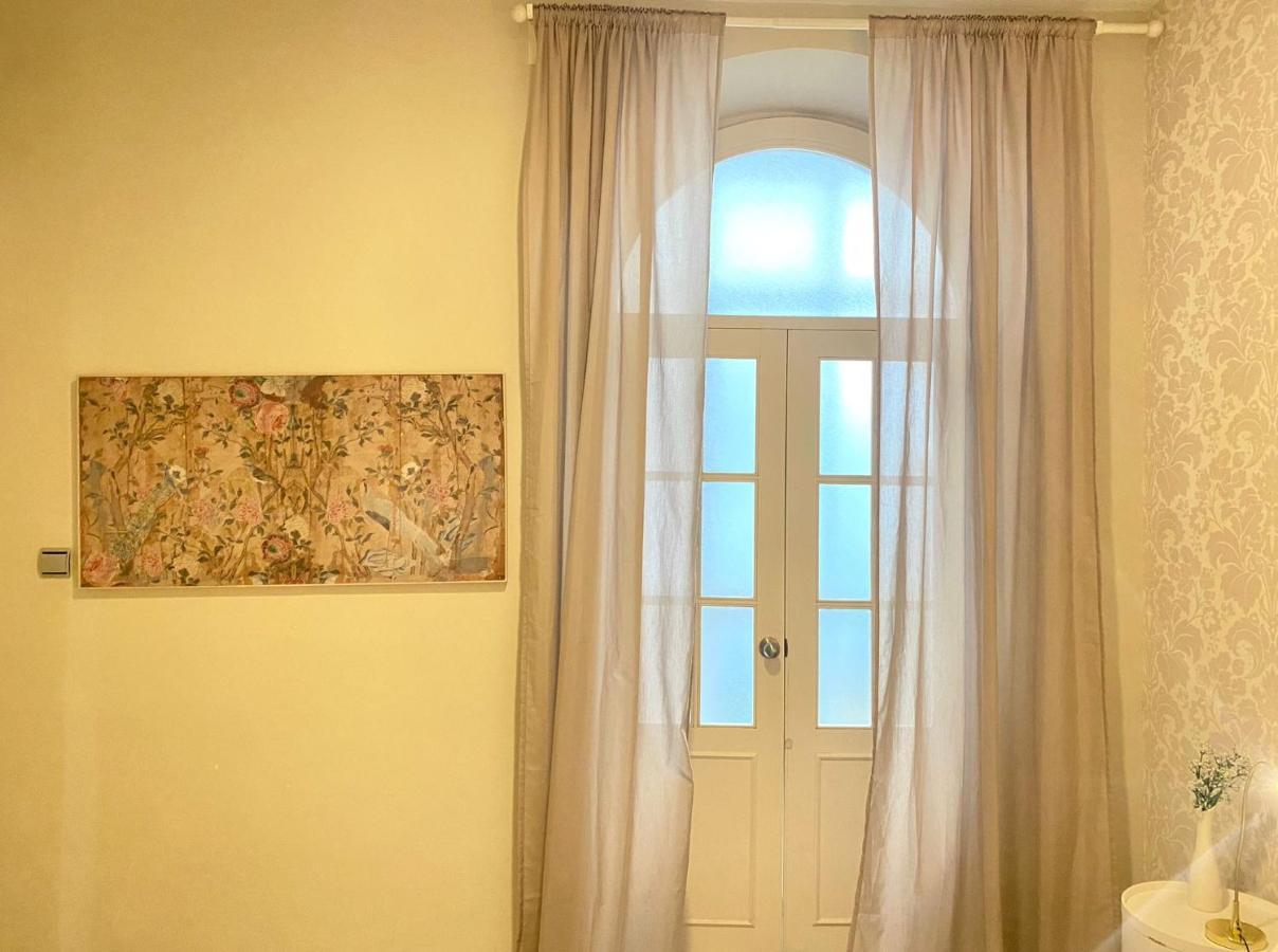 Apartamento Colon 1451 - Pleno Centro Y Wifi Gratis Cadiz Bagian luar foto
